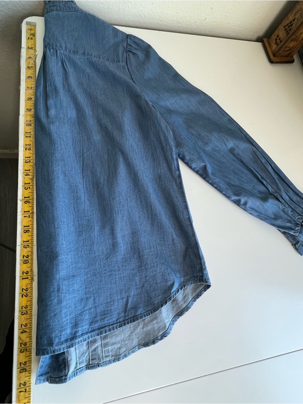 Talbots Pintuck Chambray Top -Treadwell Wash Size M Denim Blue - Picture 8 of 9